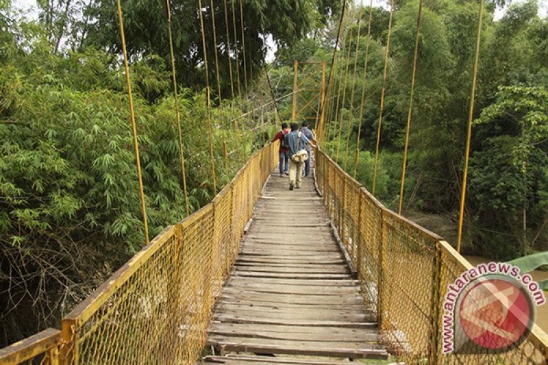 Pemkab Cianjur Mendata Jembatan Gantung Tidak Layak 