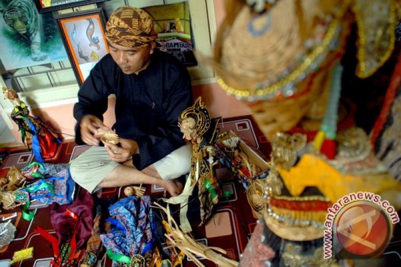 Budayawan Bogor Tampilkan Pertunjukan Wayang Bambu