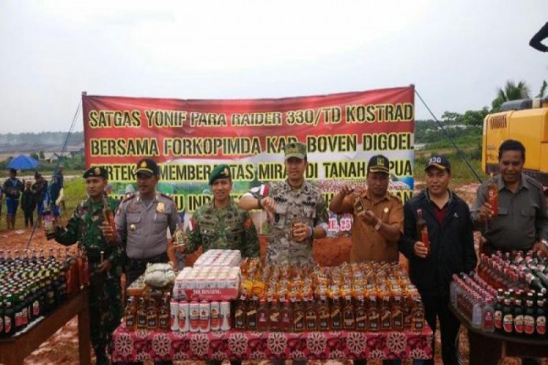 Musnahkan ribuan botol minuman beralkohol