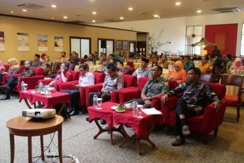 Rapat Koordinasi dan Singkronisasi Program Kerja Penanaman Modal Se- Provinsi Riau