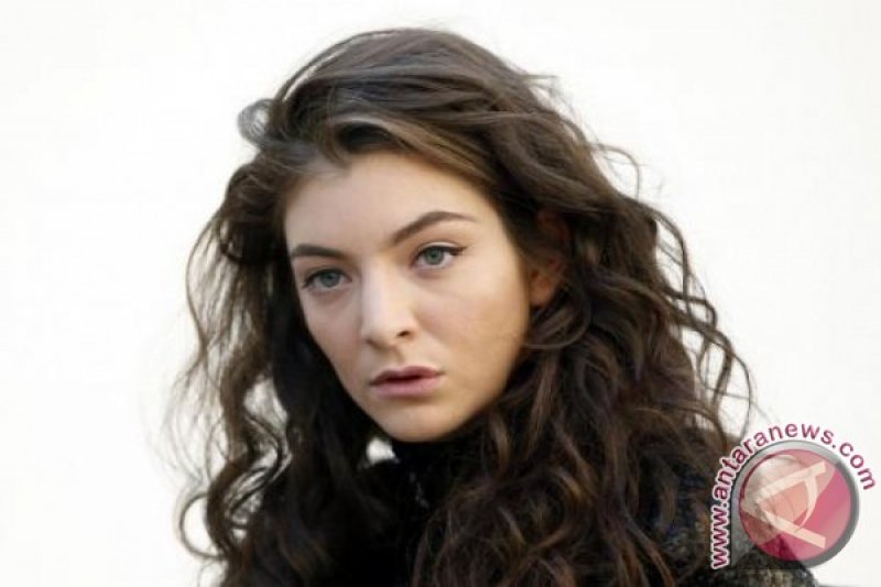 Akhirnya! Lorde Rilis Lagu Baru "Green Light"