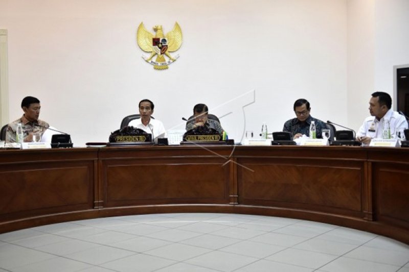 Presiden Jokowi Rapat Terbatas Bersama Gubernur Lampung