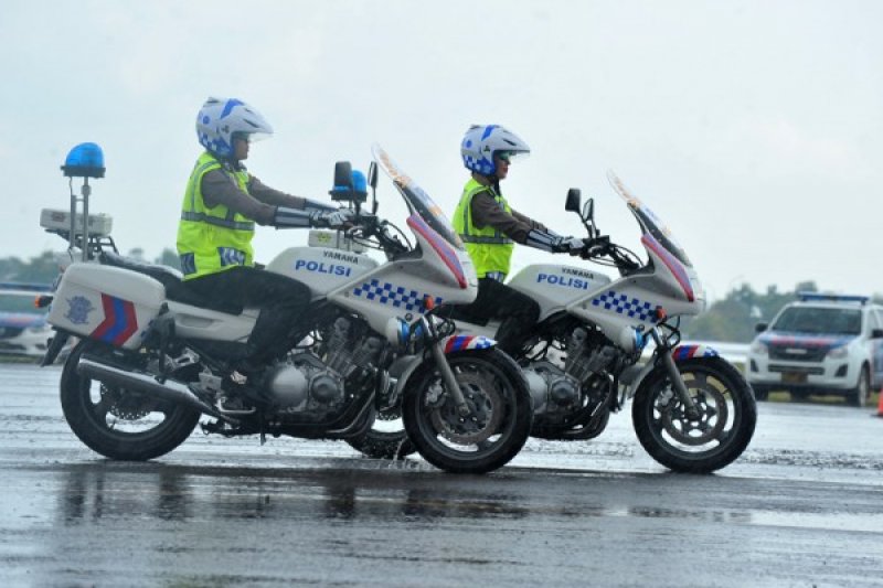 Simulasi Pengawalan VIP