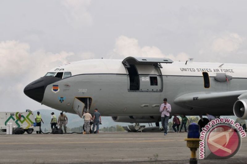 Perbaikan Pesawat Amerika Di Aceh