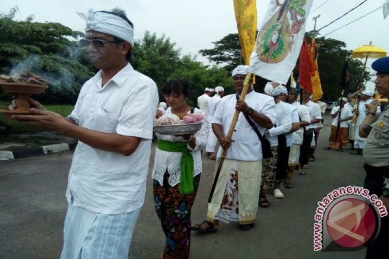 Umat Hindu Cirebon Gelar Melasti Sambut Nyepi 