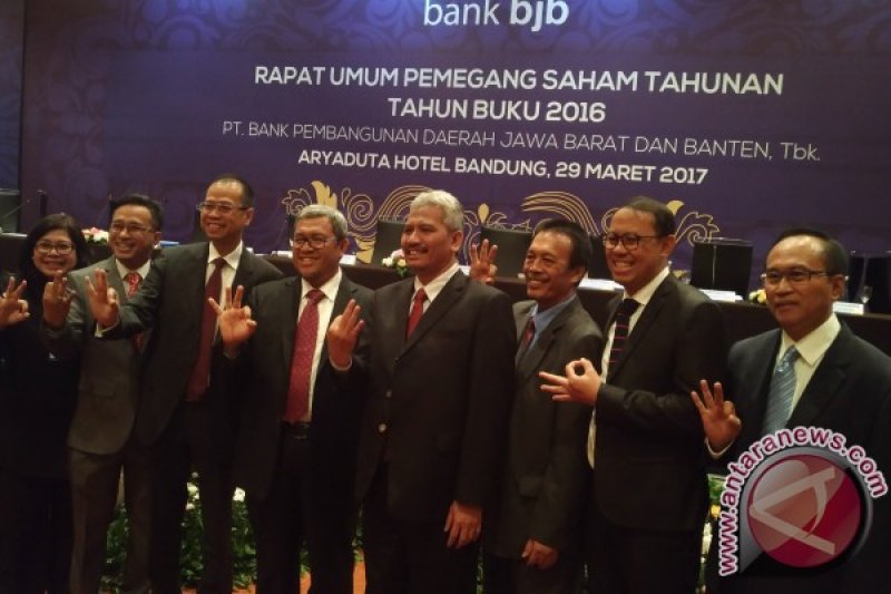 Gubernur Jawa Barat Pimpin RUPS bank bjb 
