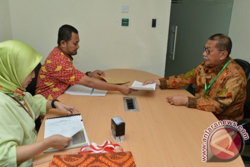 Wagub Jabar Serahkan LHKPN 2016 Ke KPK