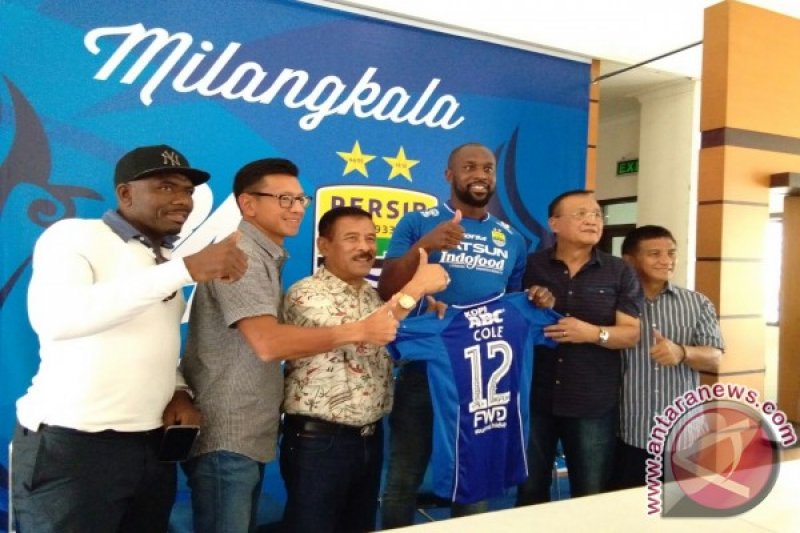 Chalton Cole Bertekad Cetak Banyak Gol Bersama Persib -