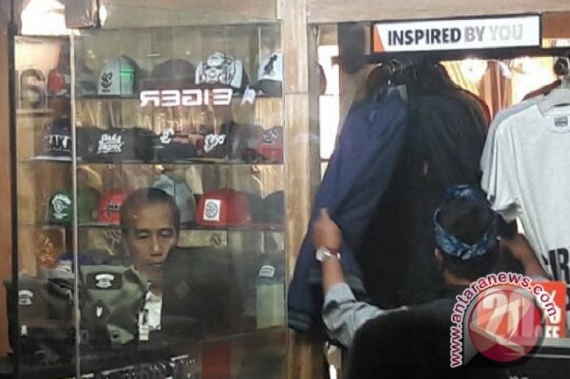 Presiden Jokowi Kunjungi BIP Beli  Produk Asli Bandung