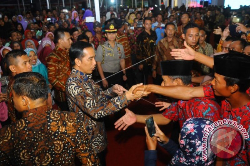 PEMBAGIAN SERTIFIKAT PRONA JATENG