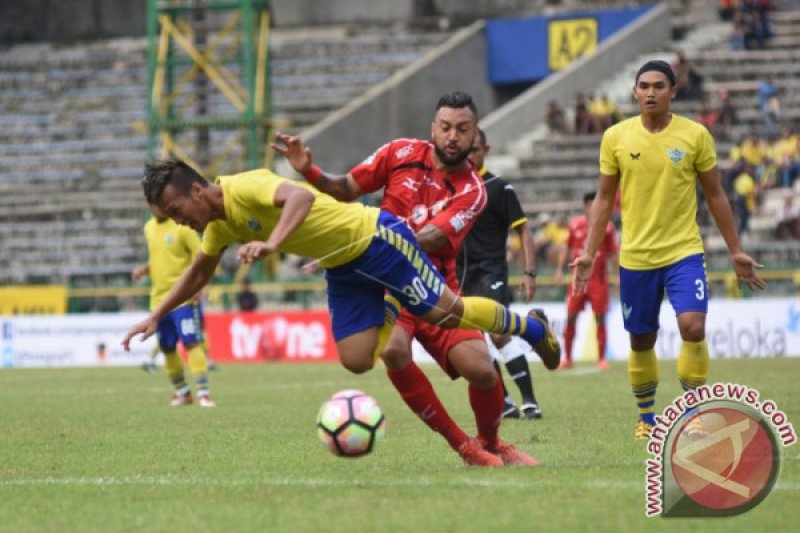 PERSEGRES VS SEMEN PADANG