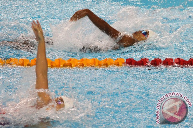 Estafet putri Indonesia tambah rekornas baru