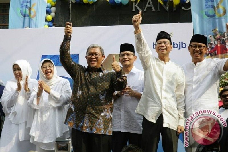 Gubernur Aher Dorong BJB Jadi Bank Nasional