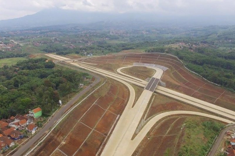 Transportasi umum menuju BIJB masih terbatas