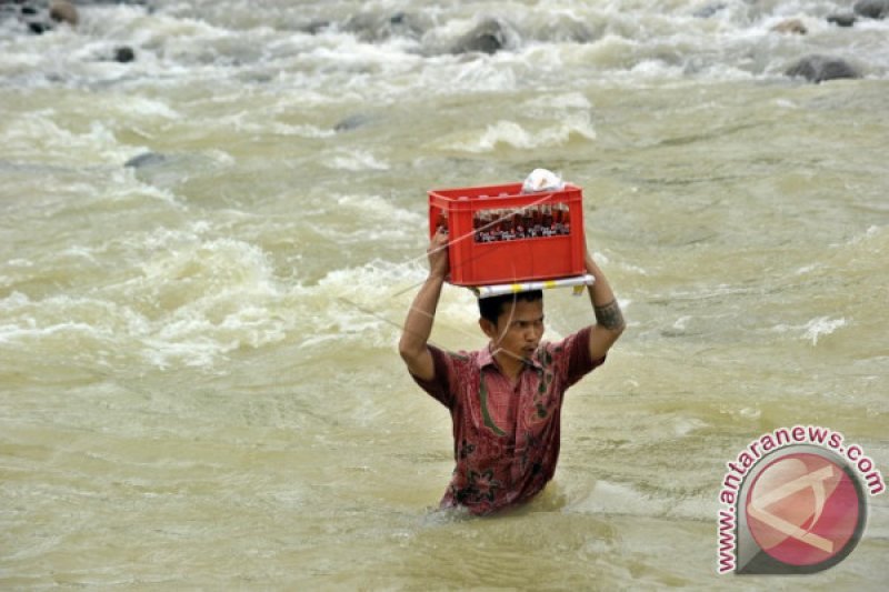 AKIBAT JEMBATAN PUTUS