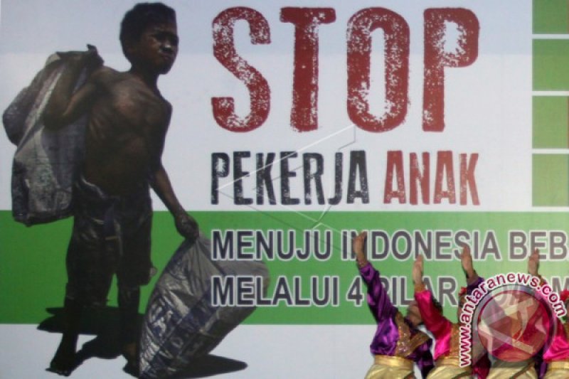 STOP PEKERJA ANAK