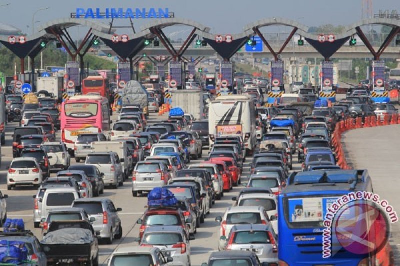  Kendaraan Keluar GT Palimanan Naik 30 Persen 