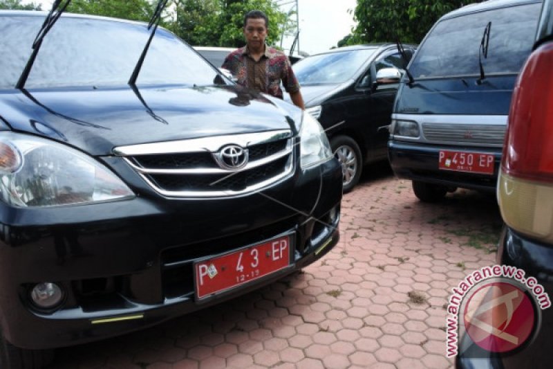 LARANGAN BERLEBARAN KENDARAAN DINAS