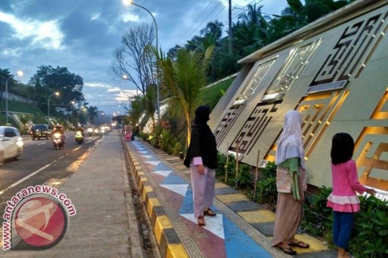 Tugu Asmaul Husna Cianjur Tempat Favorit Pemudik