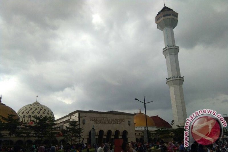 Kabar Menara Masjid Alun-alun Roboh Bikin Warga Panik