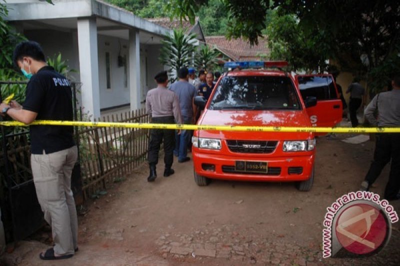 Terduga Teroris Bandung Berencana Bom Istana Negara 