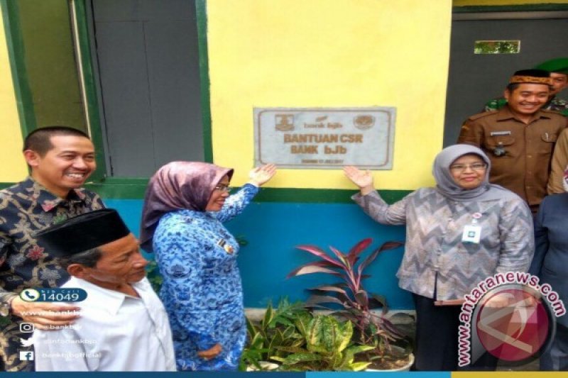 Bank BJB Laksanakan Program CSR perbaikan Rumah