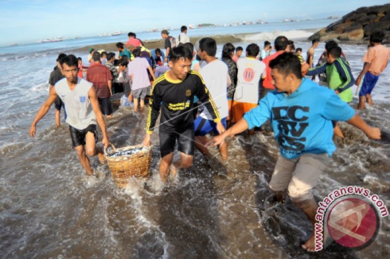 HASIL IKAN MELIMPAH