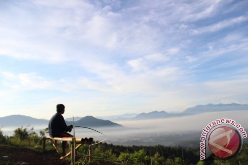 Menjajal Wisata Tangga 1.000 Gunung Manglayang Bandung 