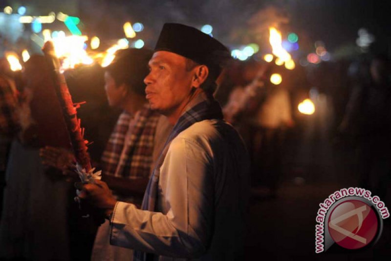 PAWAI TELONG-TELONG