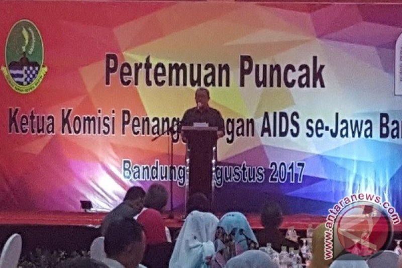 Gubernur-KPA Teken Komitmen Penanggulangan HIV Aids