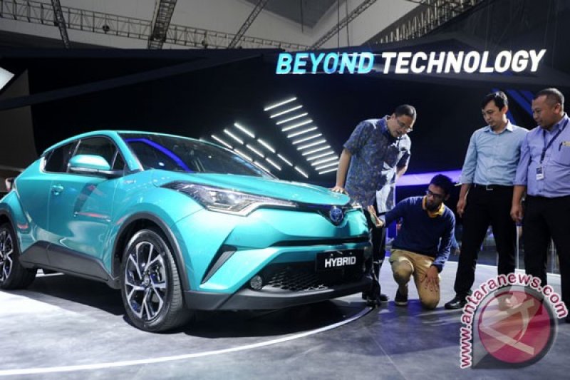 Compact Crossover Pertama Toyota 