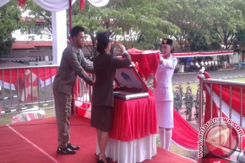 Kajari Minut Irup Upacara Penurunan Bendera 