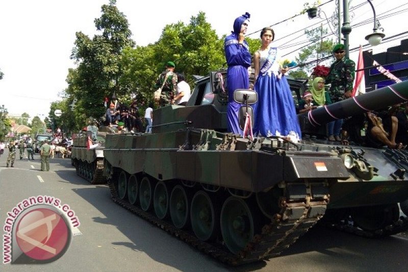 Jalan Riau Bandung Jadi Arena Parkir Kendaraan Perang