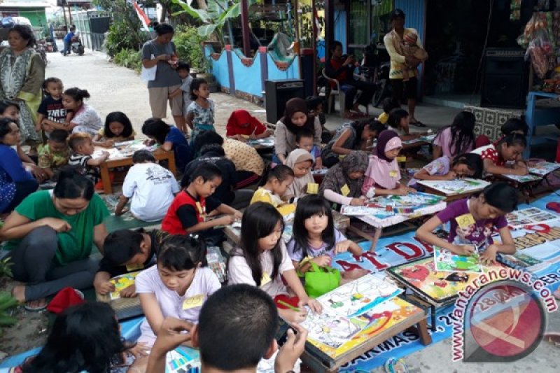 LOMBA MEWARNA HUT RI