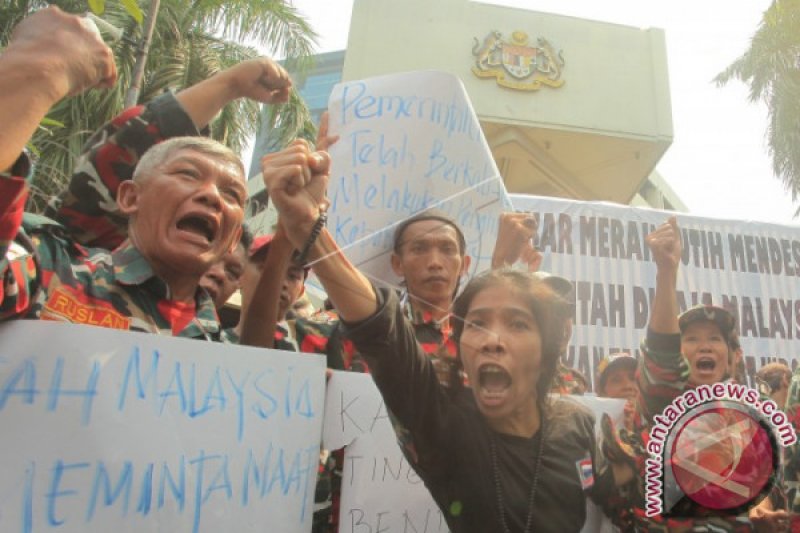 UNJUK RASA SALAH CETAK BENDERA MERAH PUTIH