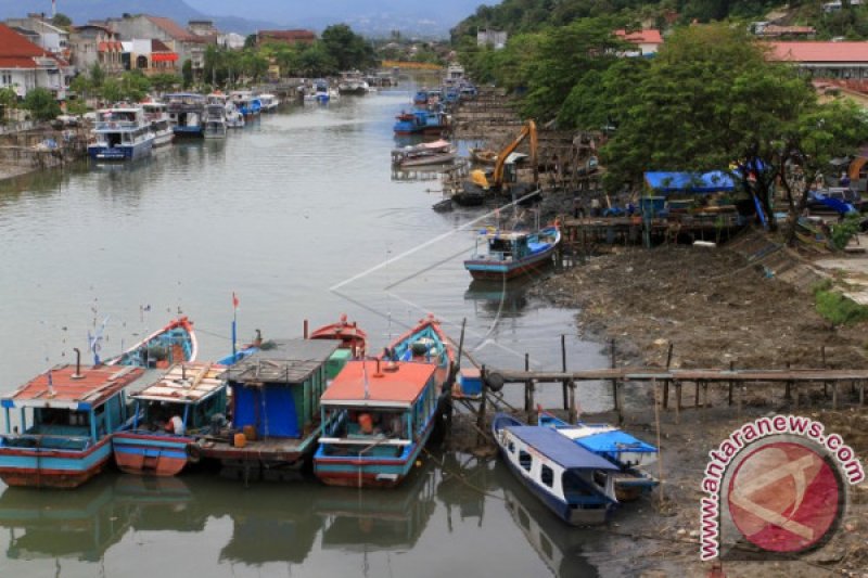 PENGERUKAN SEDIMEN BATANG ARAU