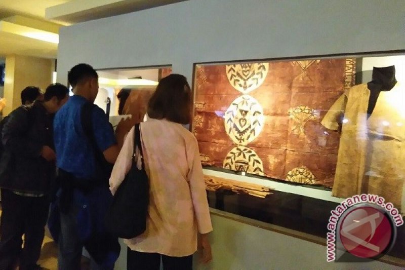 Pameran Kertas Daluang di Museum Sri Baduga