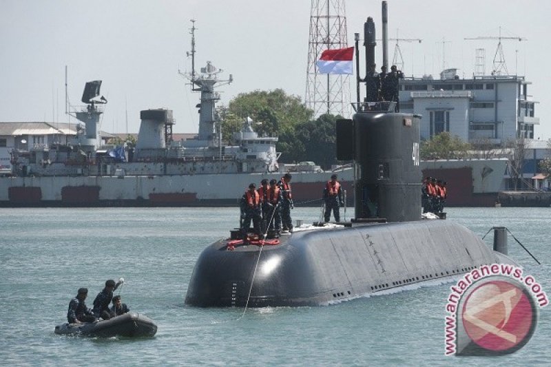 Kapal Selam KRI Nagapasa-403 Tiba di Surabaya