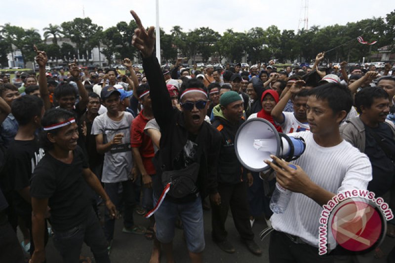 Protes  Angkot Di Palembang