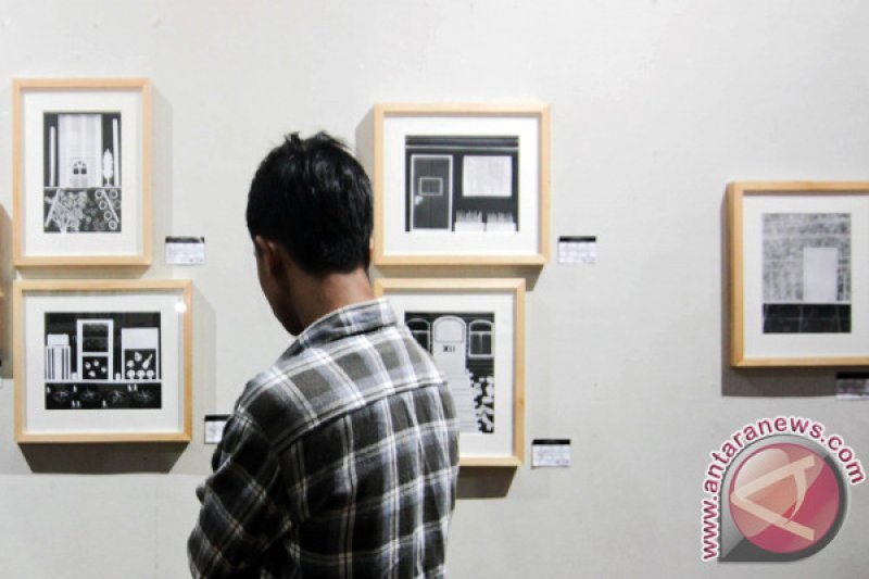 Pameran memotret tanpa kamera