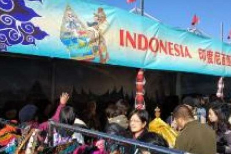 Jajanan Nusantara Sedot Perhatian Pengunjung Bazaar Internasional
