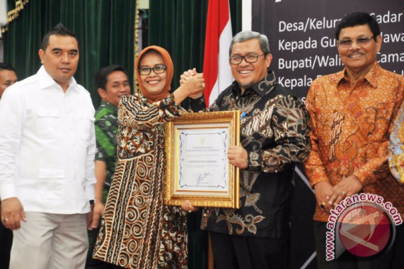 2.428 Desa di Jabar Sadar Hukum 