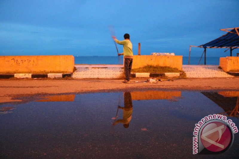 BERSIHKAN SAMPAH