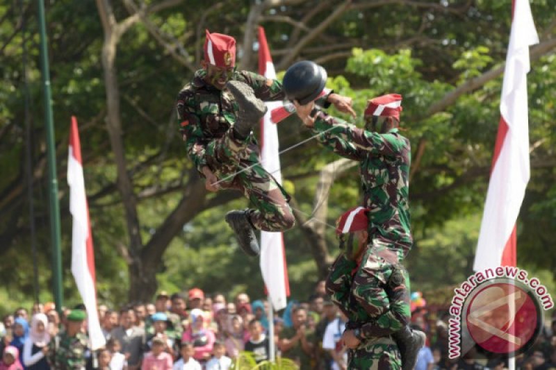 AKSI KETANGKASAN TNI