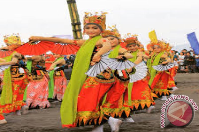 Festival Gandrung Sewu Tarik Ribuan Wisatawan Antara Sumbar