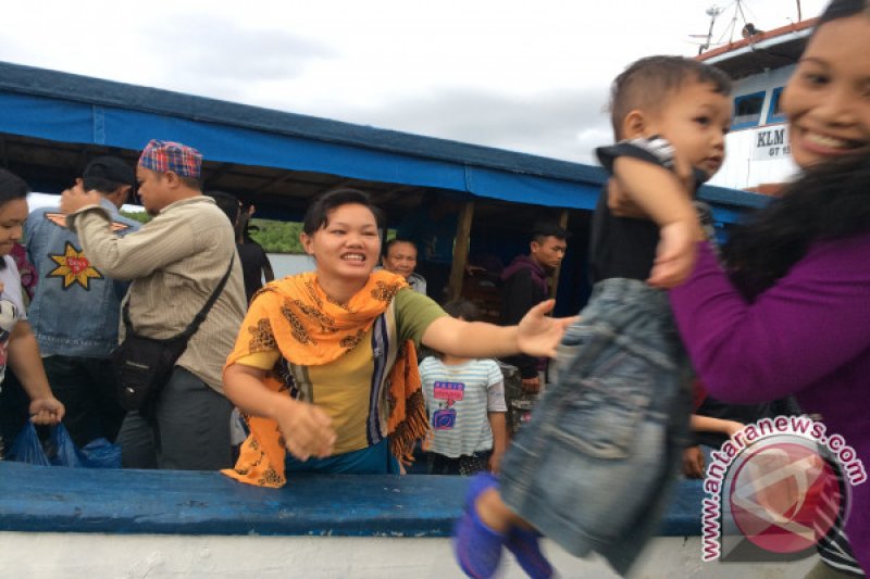 TRANSPORTASI ANTAR PULAU DI MENTAWAI