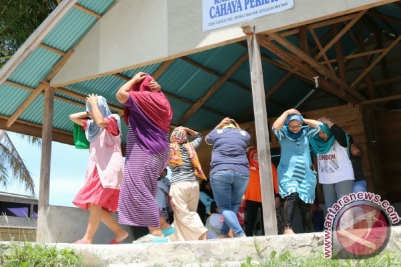 SIMULASI  GEMPA DAN TSUNAMI