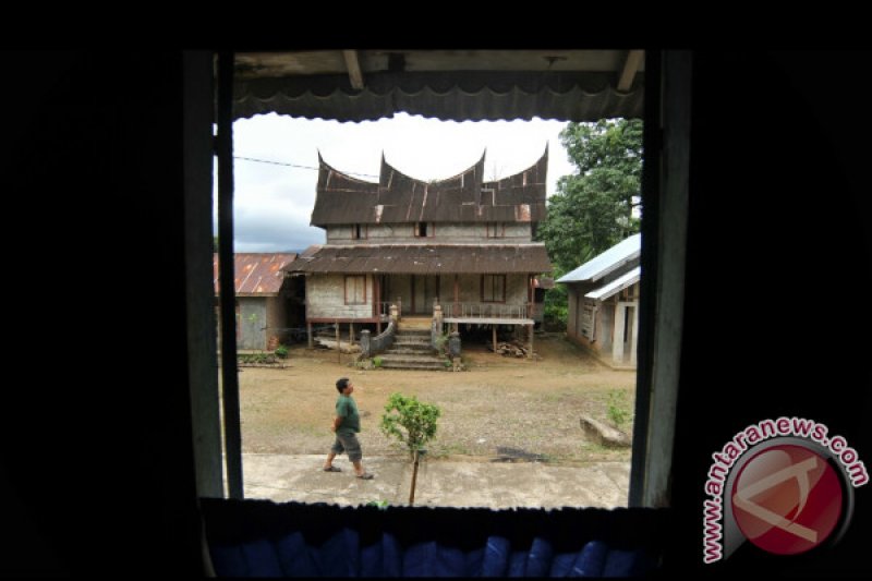 RUMAH GADANG PASAMAN BARAT