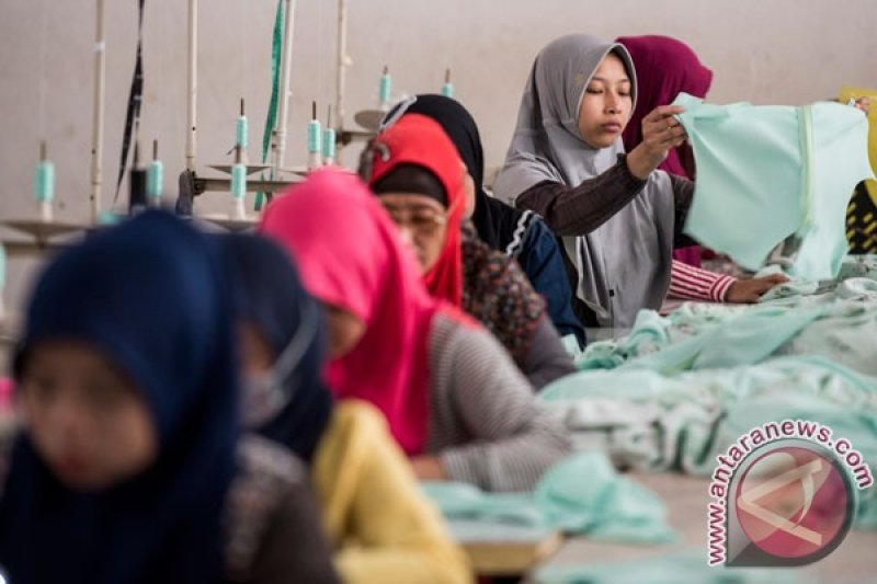 Pabrik pakaian di Bandung diminta tutup karena COVID-19