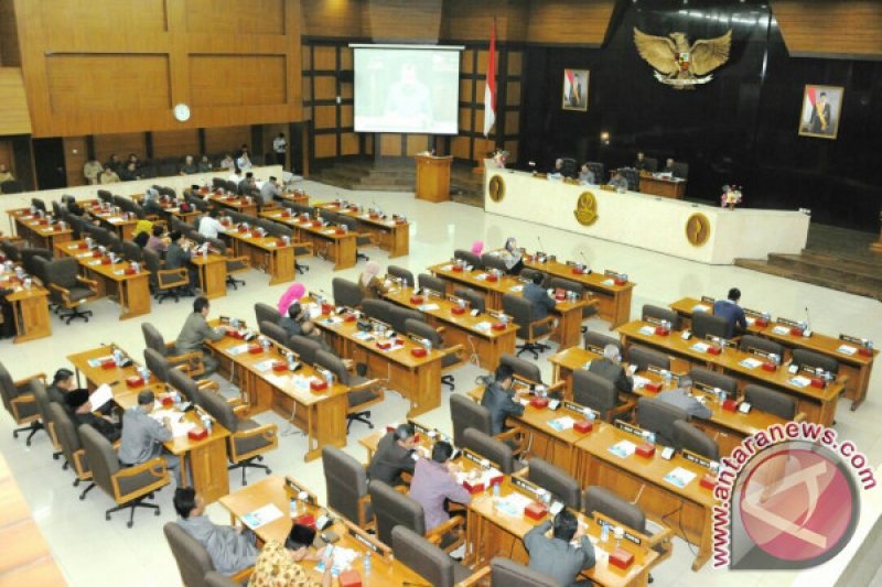 DPRD Jawa Barat Bahas Delapan Raperda 